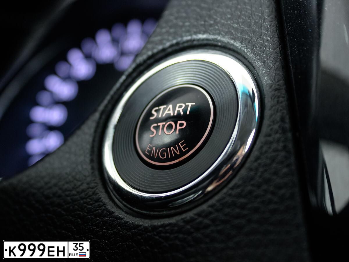 Фото автомобиля NISSAN X-TRAIL, 2019 — госномер К999ЕН35. Цвет: Оранжевый