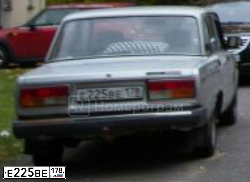 Фото автомобиля LADA 2104, 1997 — госномер Е335ВЕ178. Цвет: ВИШНЕВЫЙ