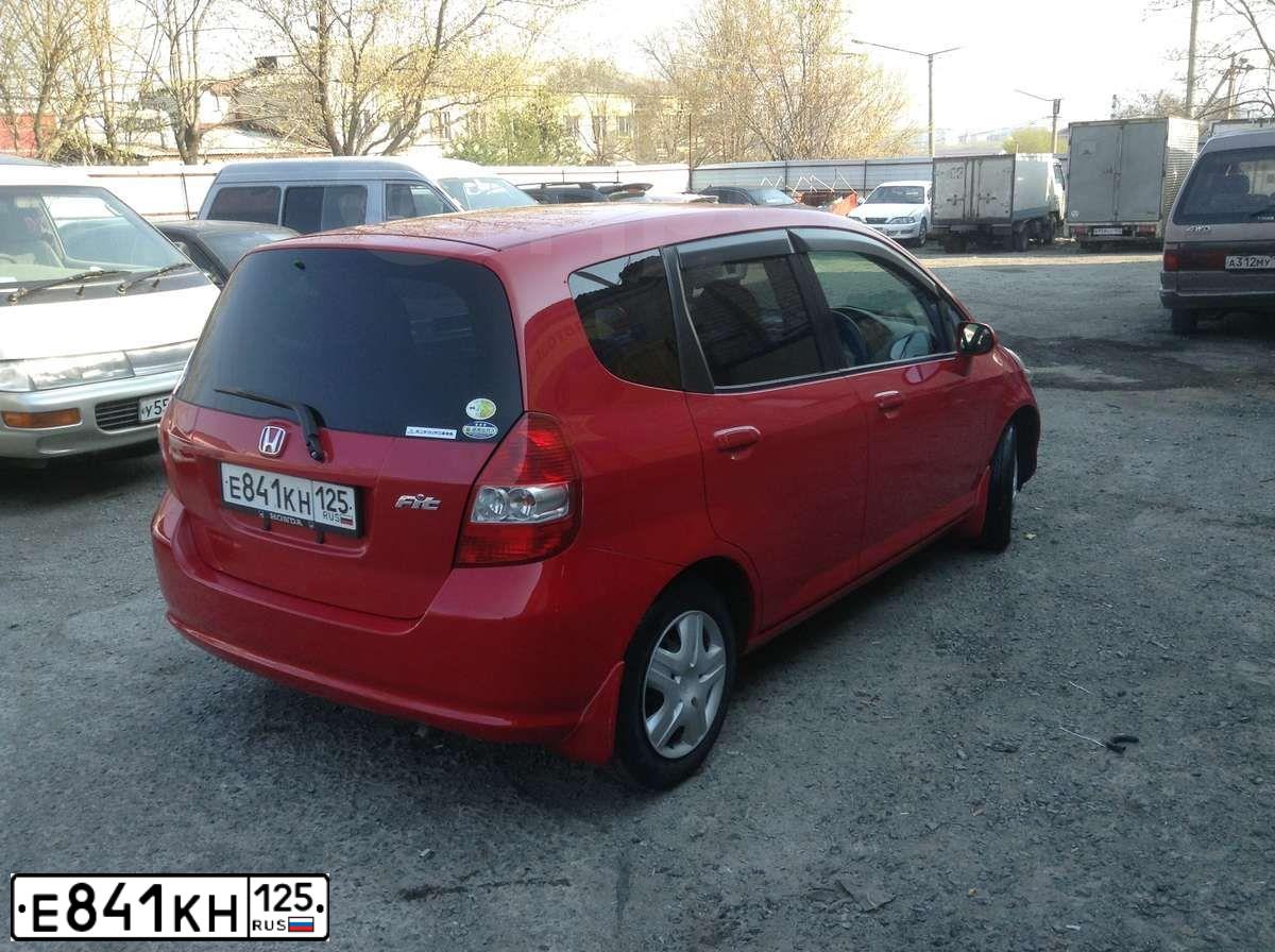 Фото автомобиля HONDA FIT, 2003 — госномер Е841КН125