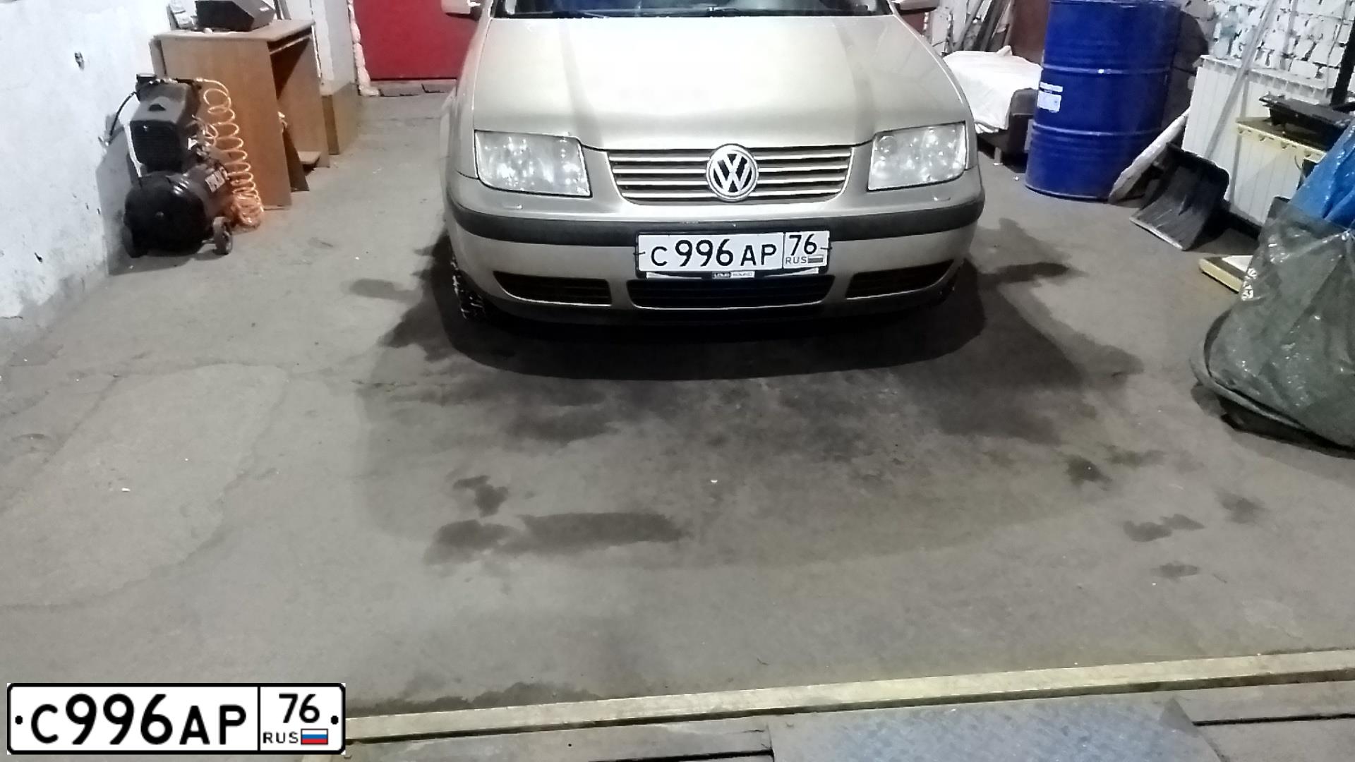 Фото автомобиля VOLKSWAGEN BORA, 2001 — госномер С996АР76. Цвет: КОРИЧНЕВЫЙ