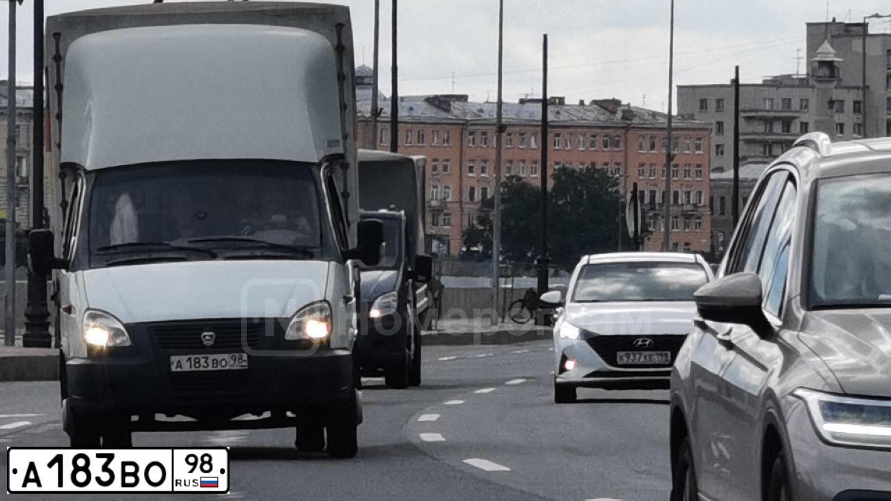 Фото автомобиля GAZ 3302 EL, 2004 — госномер А183ВО98. Цвет: СНЕЖНО-БЕЛЫЙ