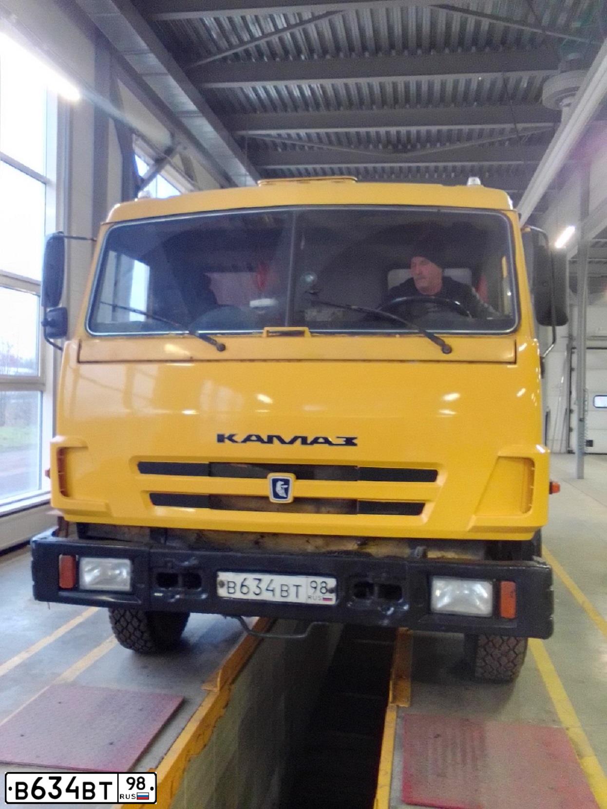 Фото автомобиля KAMAZ 65115 /6X4/, 2005 — госномер В634ВТ98. Цвет: ЖЕЛТЫЙ