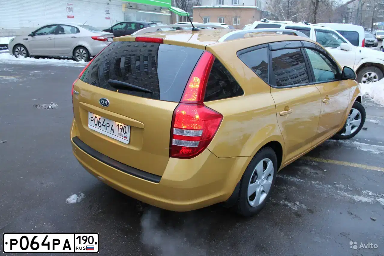 Фото автомобиля KIA CEE'D, 2009 — госномер Р324МВ152. Цвет: ЖЁЛТЫЙ