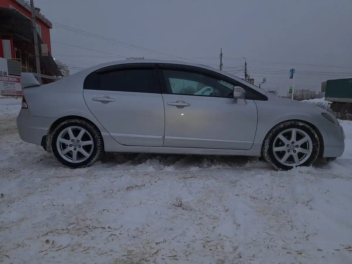Фото автомобиля HONDA CIVIC, 2008 — госномер О498СР71. Цвет: СЕРЕБРИСТЫЙ
