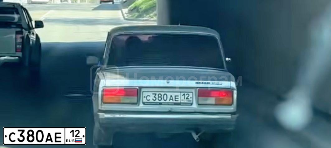 Фото автомобиля LADA 2107, 2010 — госномер С380АЕ12. Цвет: СВЕТЛО-СЕРЕБР.МЕТАЛЛ