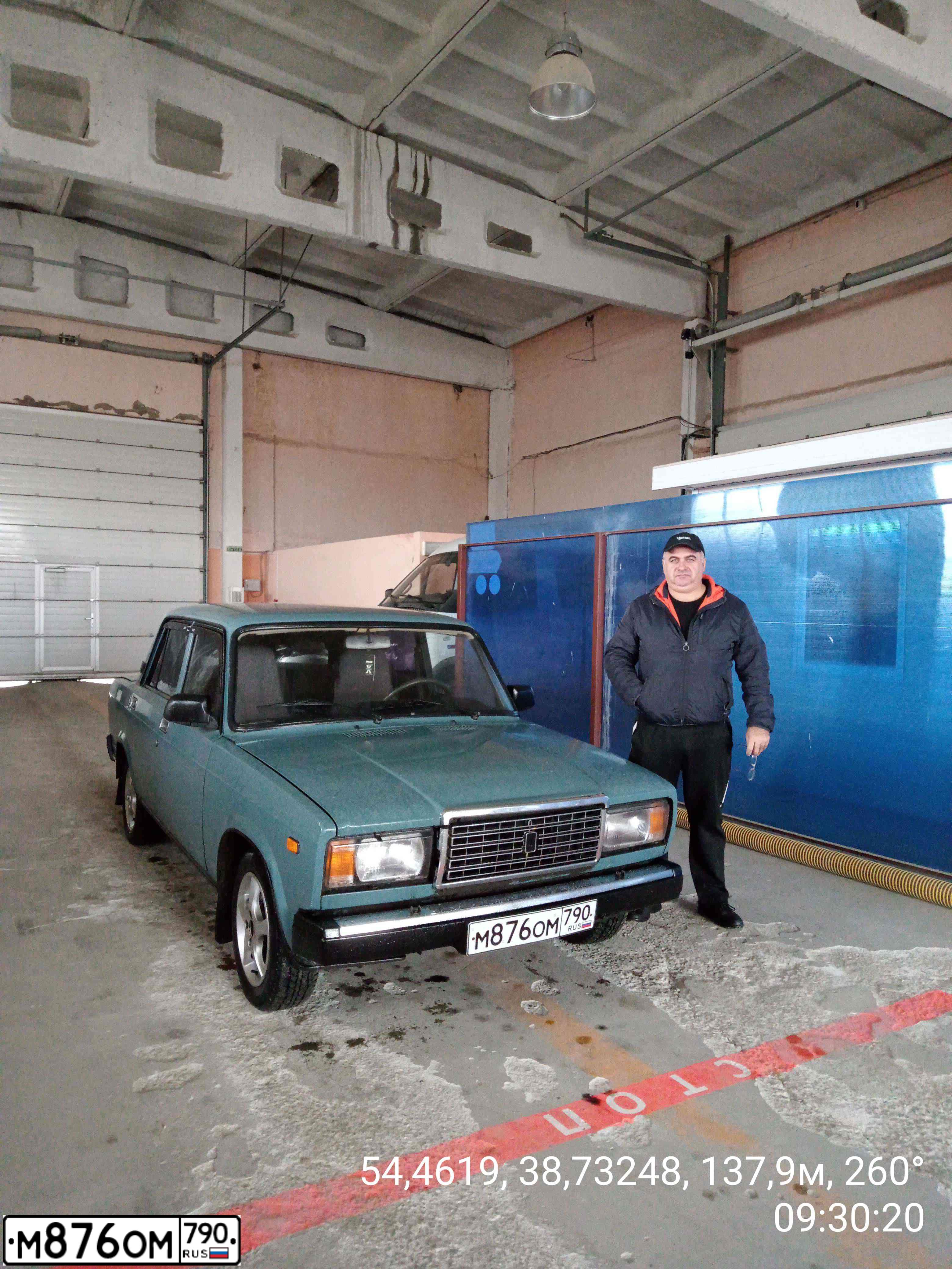Фото автомобиля LADA 2107, 2005 — госномер М876ОМ790. Цвет: СИНИЙ СЕРЫЙ