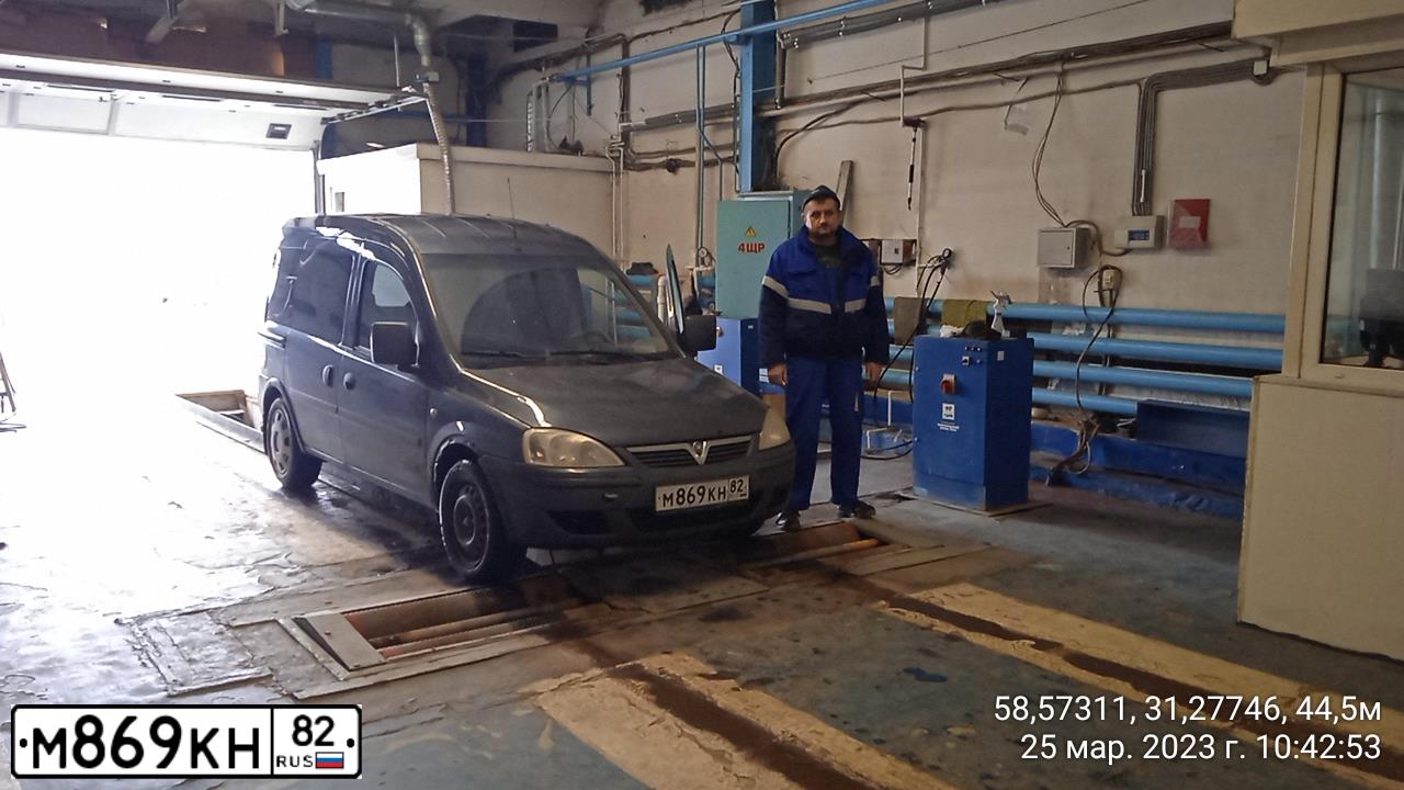 Фото автомобиля OPEL COMBO, 2008 — госномер К834НР147. Цвет: Серо-Синий