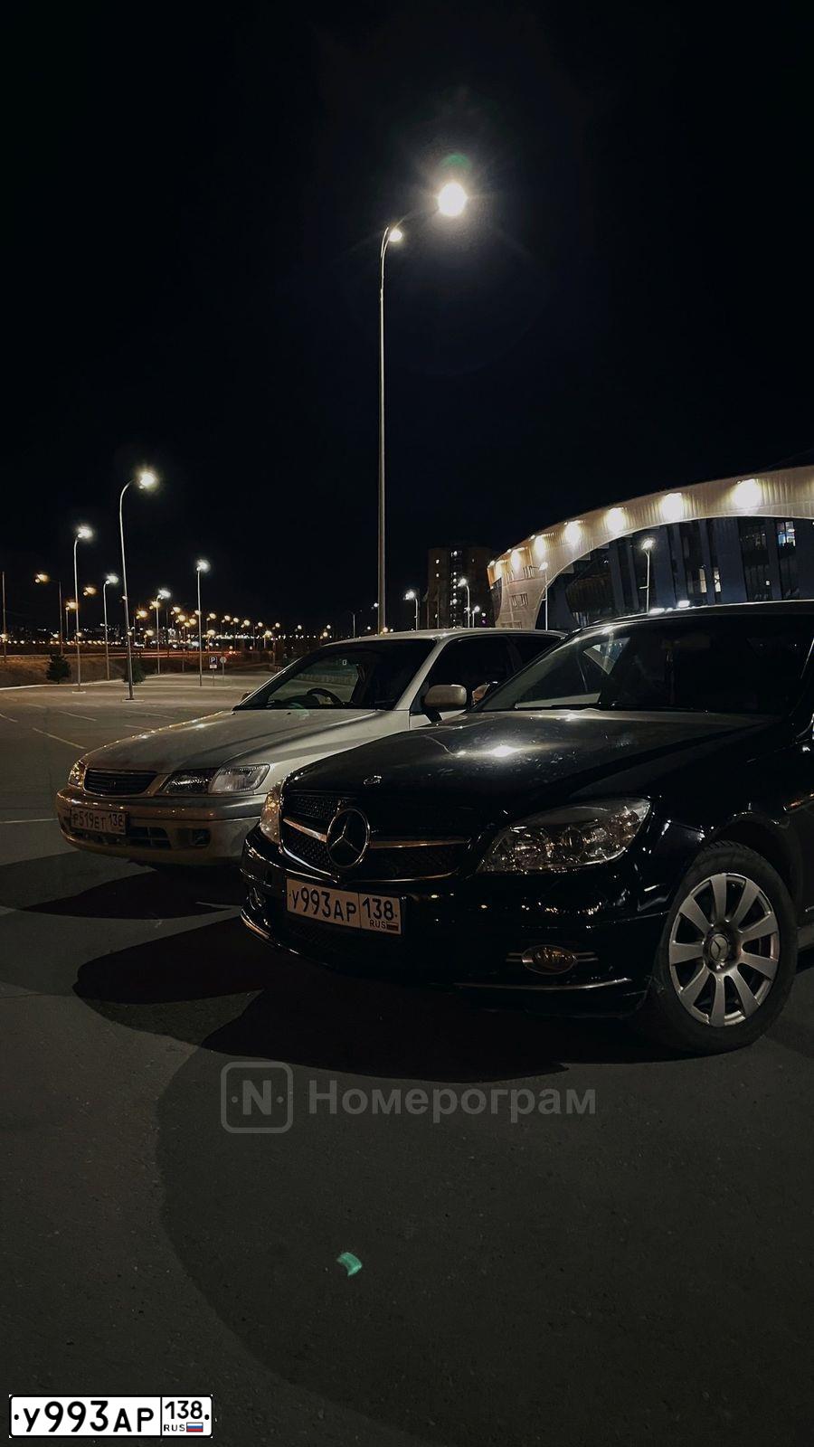 Фото автомобиля MERCEDES C-KLASSE, 2008 — госномер У993АР138. Цвет: ЧЕРНЫЙ