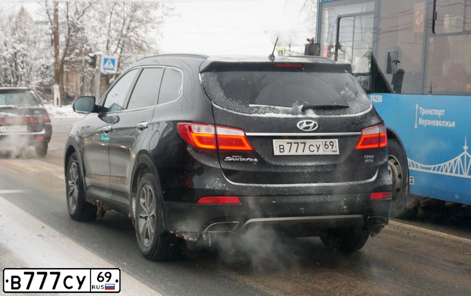 Фото автомобиля HYUNDAI SANTA FE, 2015 — госномер В777СУ69. Цвет: ЧЕРНЫЙ