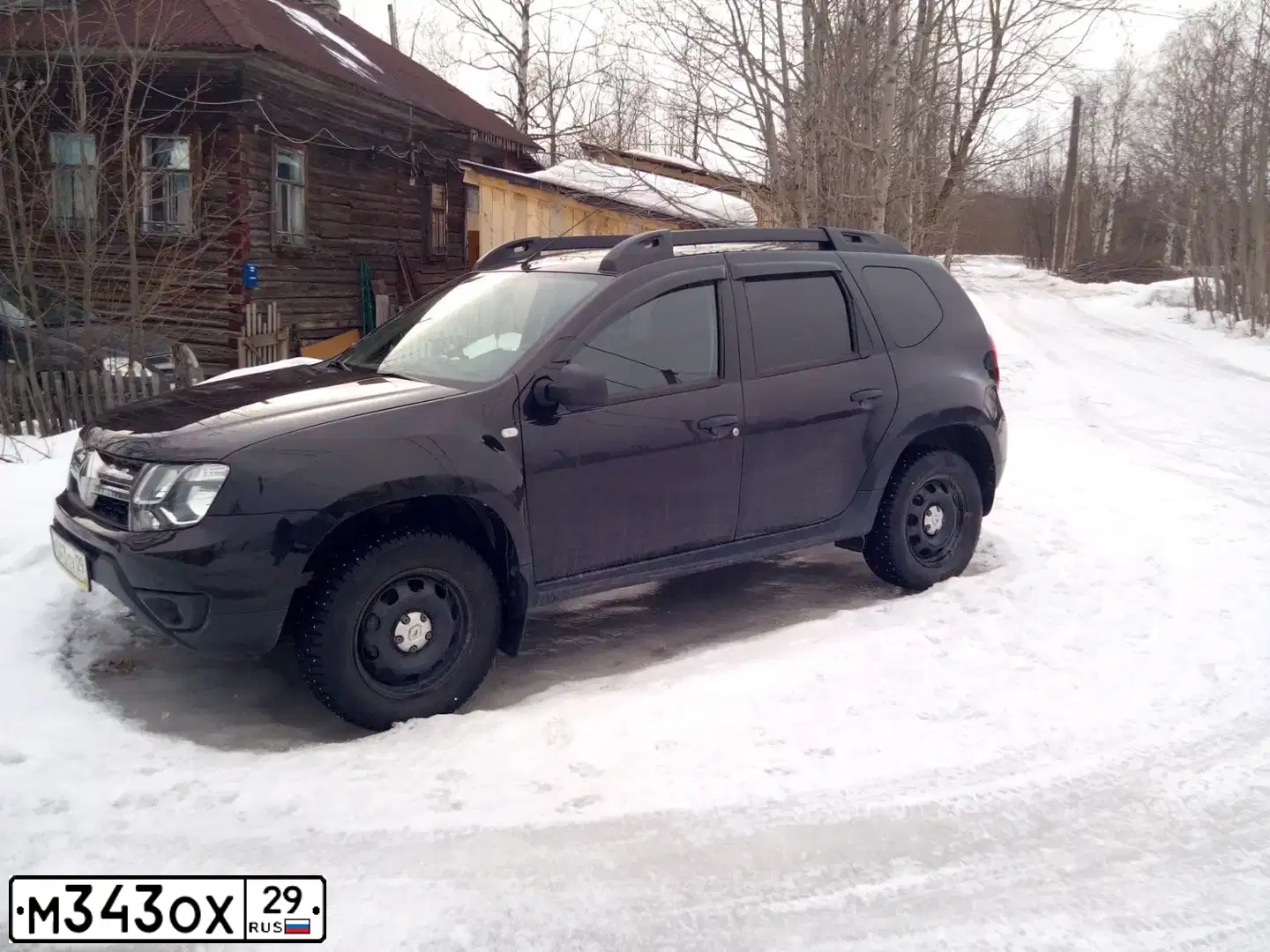 Фото автомобиля RENAULT DUSTER, 2018 — госномер М343ОХ29. Цвет: ЧЕРНЫЙ