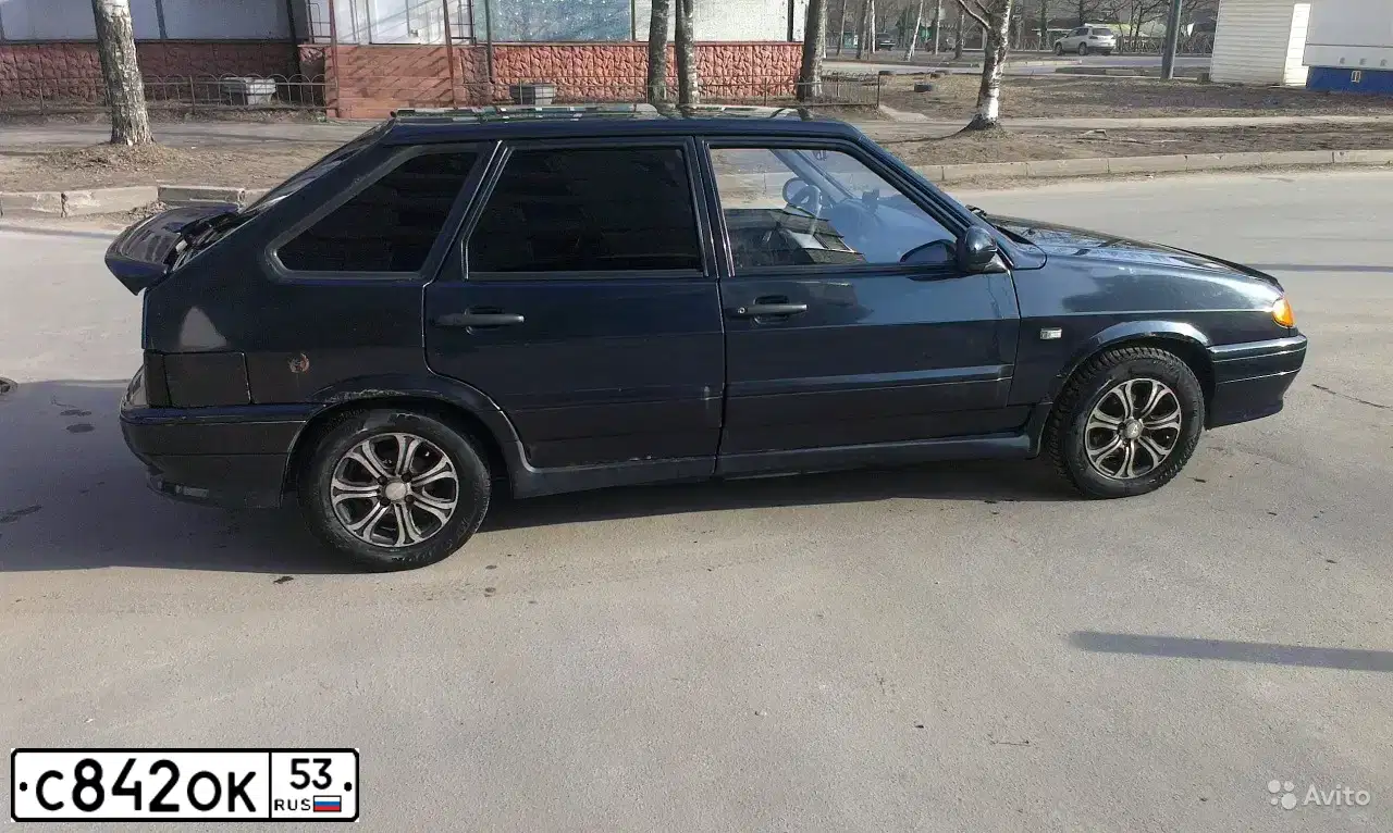 Фото автомобиля LADA 2114 SAMARA, 2005 — госномер У537АТ178. Цвет: ГРАФИТОВЫЙ МЕТАЛЛИК