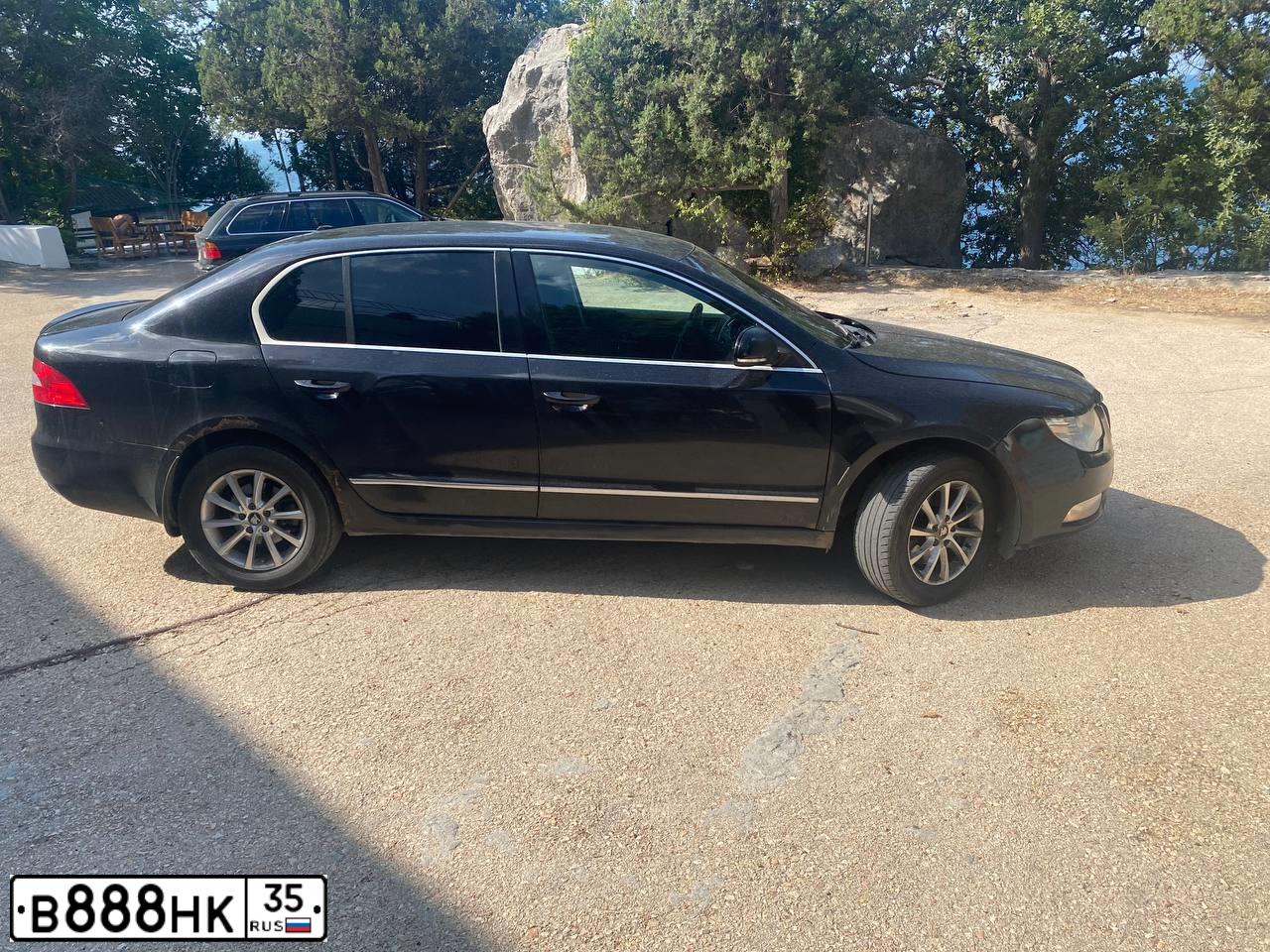 Фото автомобиля TOYOTA COROLLA, 2011 — госномер В888НК35. Цвет: ЧЕРНЫЙ