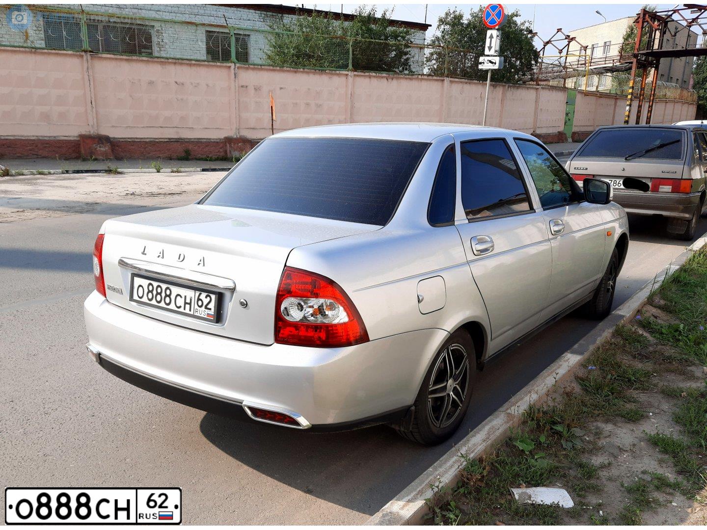 Фото автомобиля LADA PRIORA, 2016 — госномер У760УВ62. Цвет: СВЕТЛО-СЕРЕБРИСТЫЙ МЕТАЛЛ