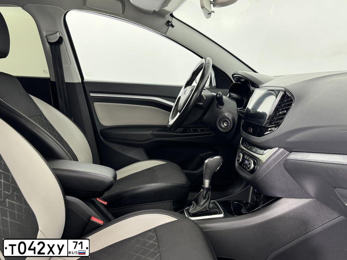 Фото автомобиля LADA VESTA, 2019 — госномер Т042ХУ71. Цвет: Коричневый