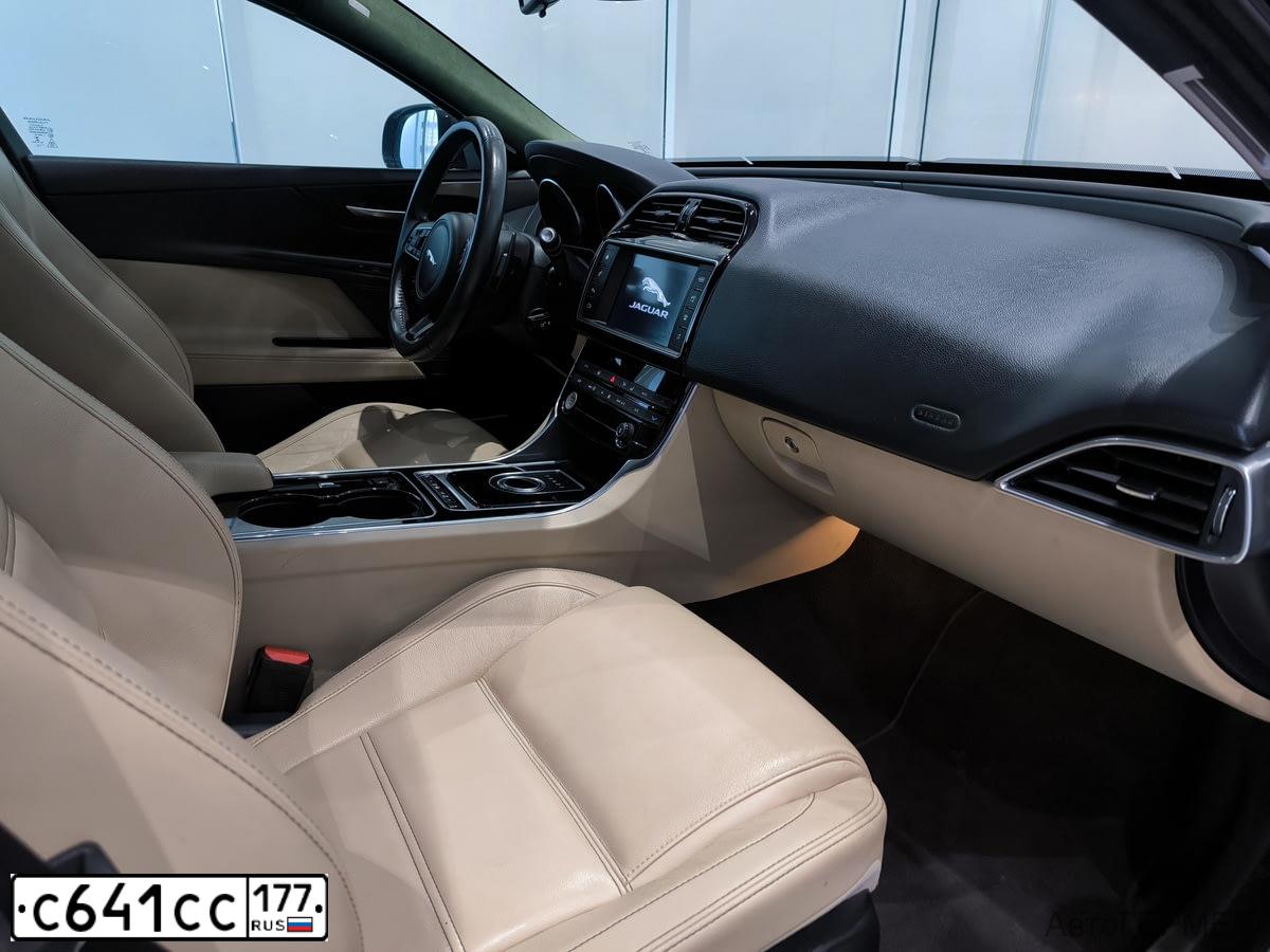 Фото автомобиля JAGUAR XE, 2015 — госномер А261КА977