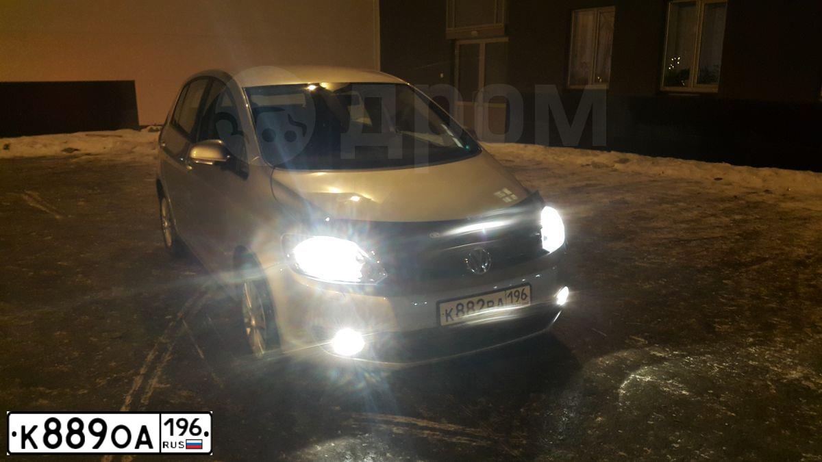 Фото автомобиля MITSUBISHI OUTLANDER, 2013 — госномер К889ОА196. Цвет: ЧЕРНЫЙ