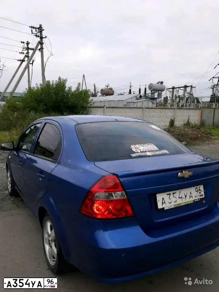 Фото автомобиля CHEVROLET AVEO, 2007 — госномер М332КА196. Цвет: СИНИЙ
