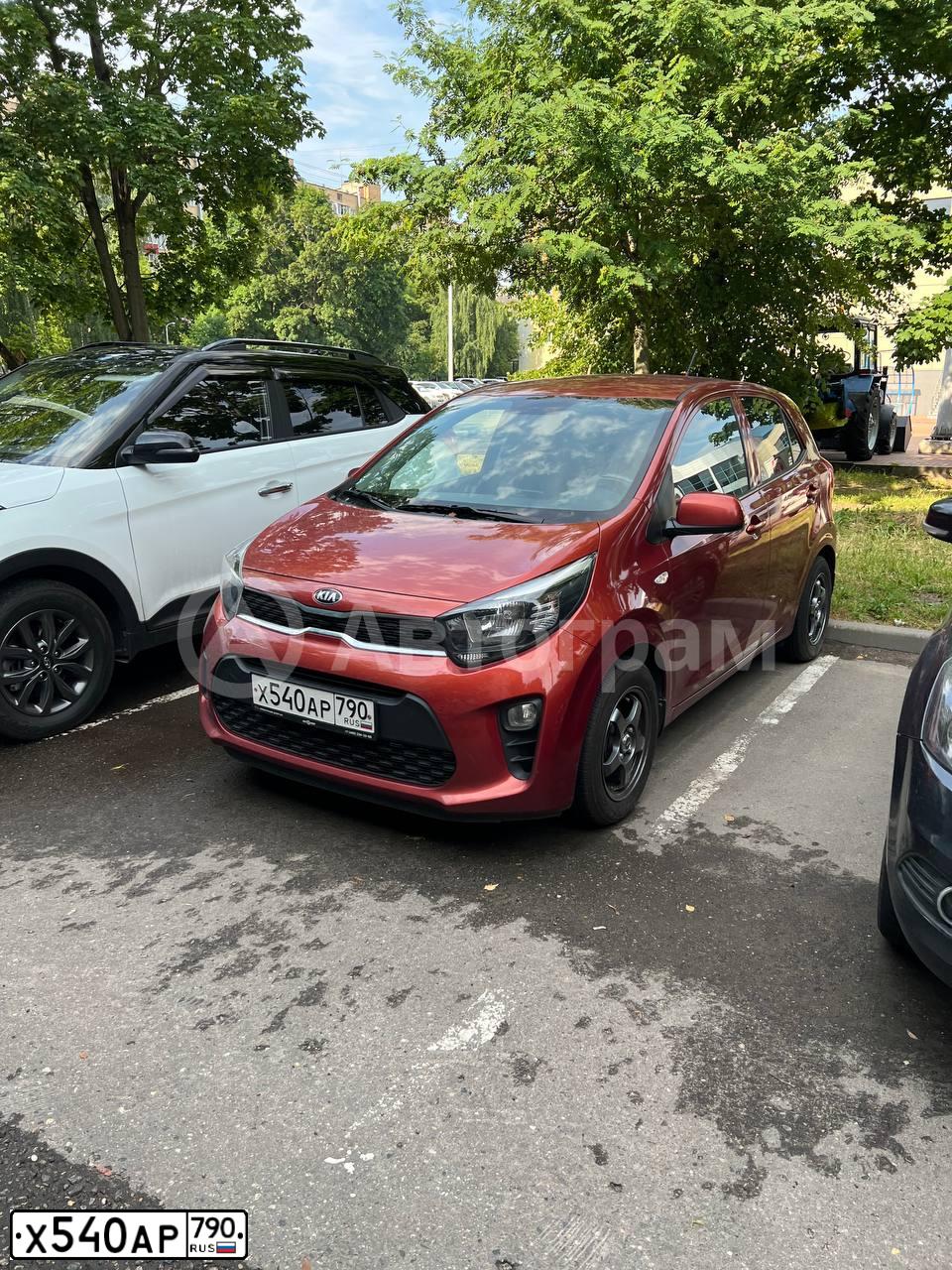 Фото автомобиля KIA PICANTO / MORNING, 2018 — госномер Х540АР790. Цвет: Оранжевый