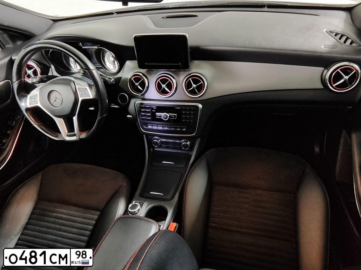 Фото автомобиля MERCEDES CLA-KLASSE, 2013 — госномер Е155ЕТ11. Цвет: Белый