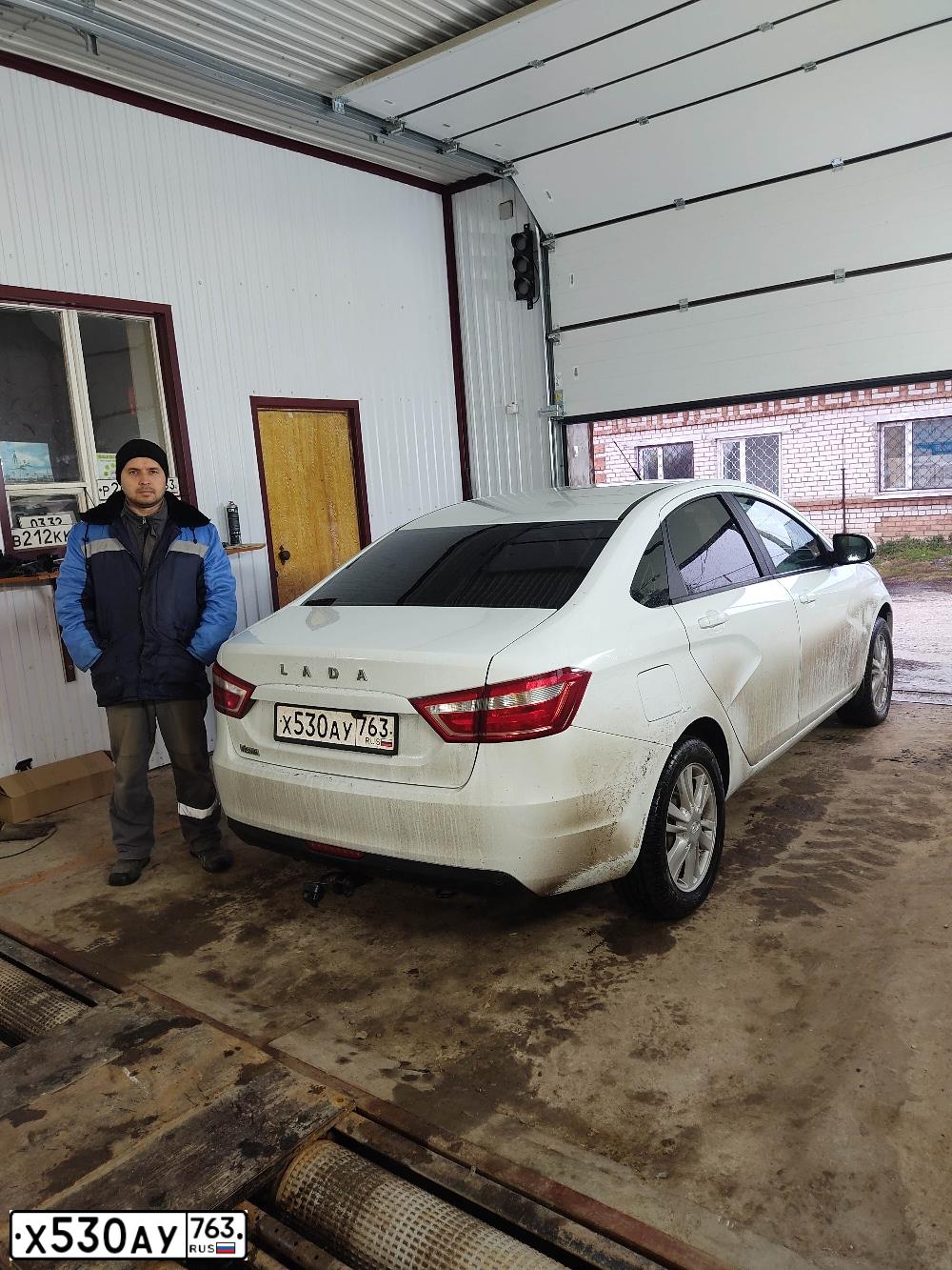 Фото автомобиля LADA VESTA, 2019 — госномер В070ОР763. Цвет: Белый