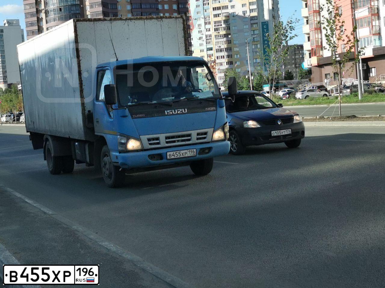 Фото автомобиля ISUZU NQR, 2006 — госномер В455ХР196. Цвет: СИНИЙ