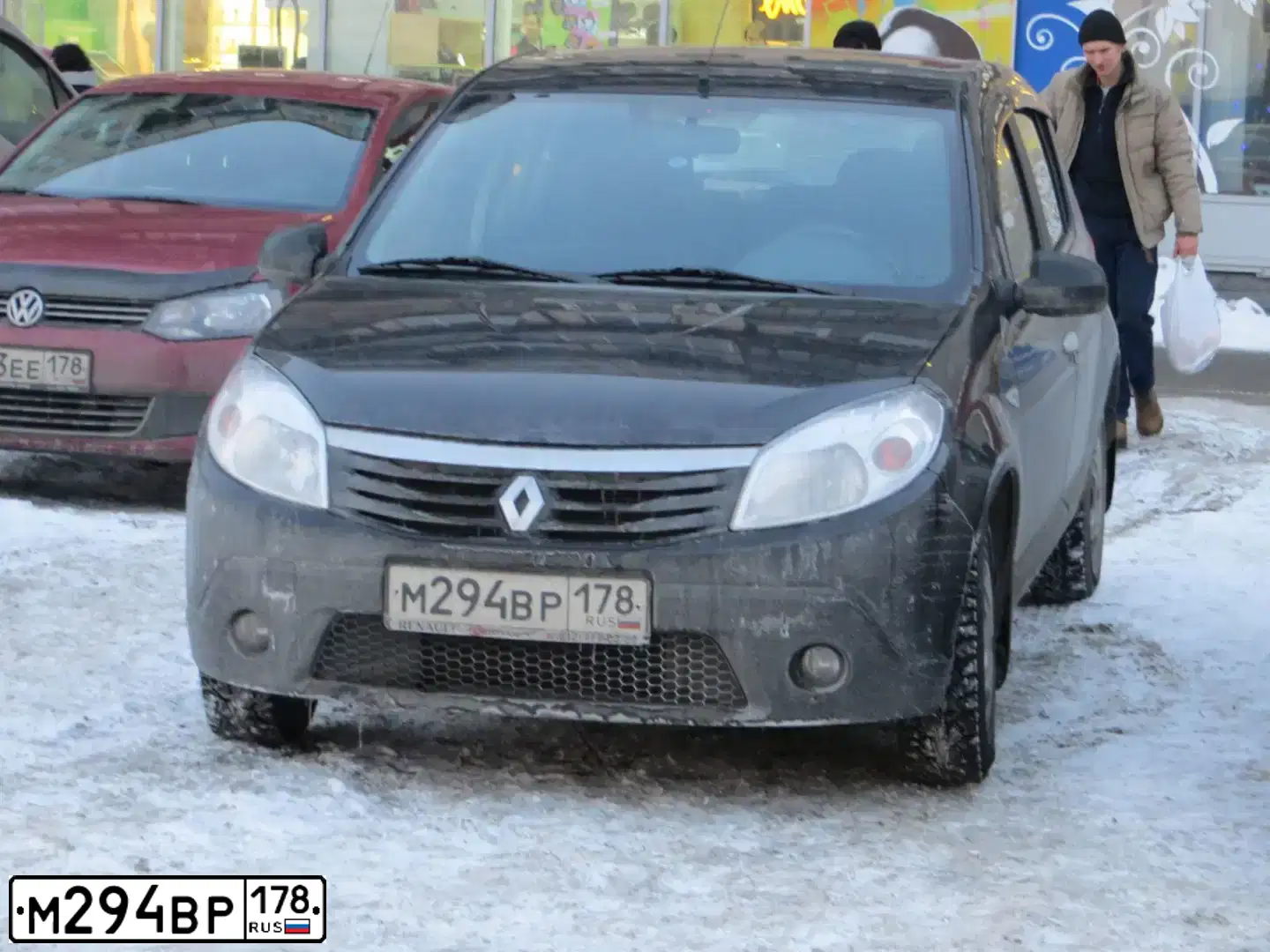 Фото автомобиля RENAULT SANDERO, 2012 — госномер К212СХ147. Цвет: ЧЕРНЫЙ