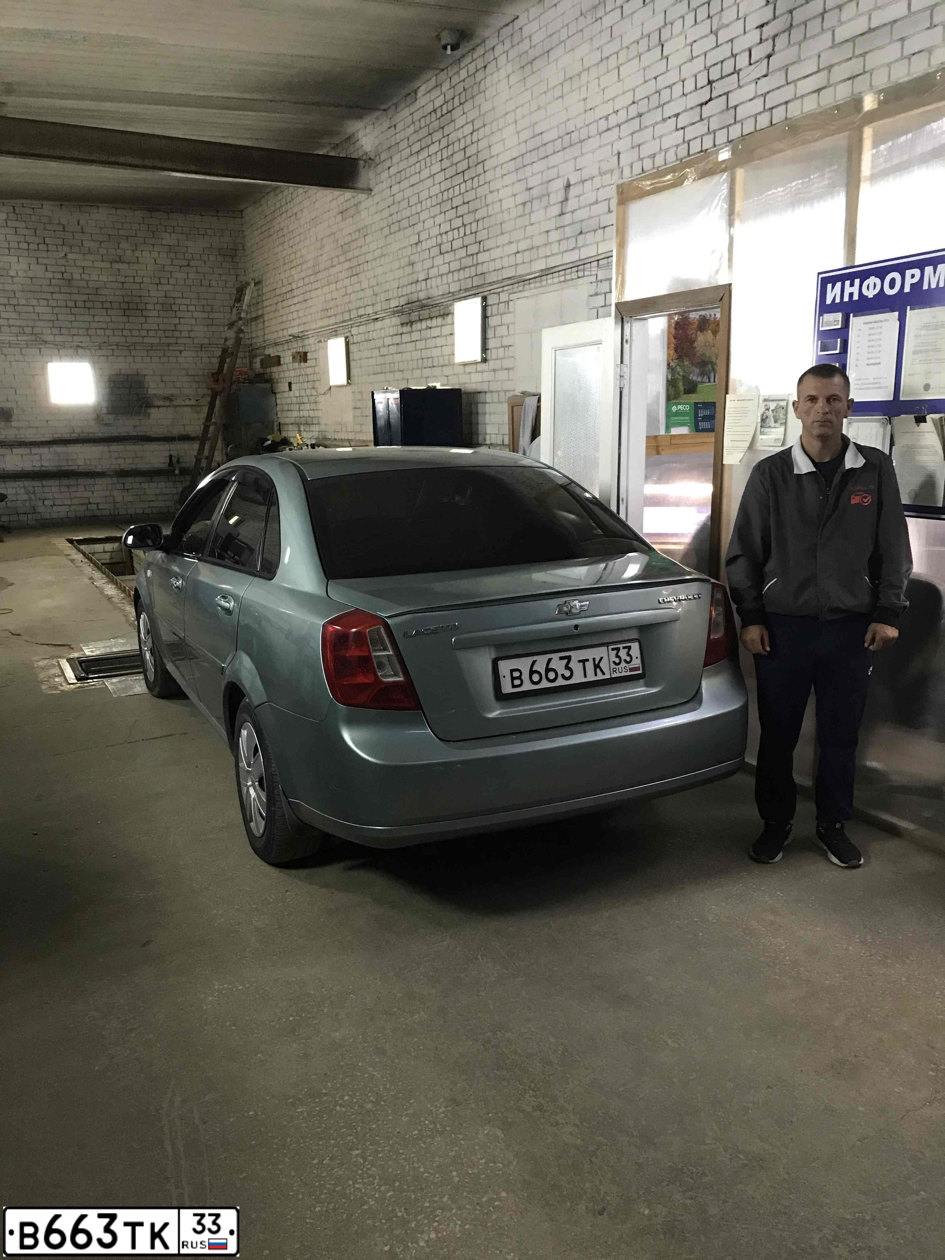 Фото автомобиля CHEVROLET LACETTI, 2007 — госномер Н177НМ136. Цвет: СЕРО-ЗЕЛЕНЫЙ