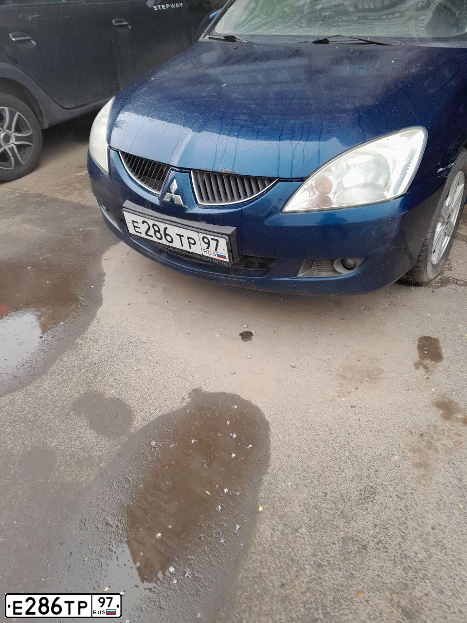 Фото автомобиля MITSUBISHI LANCER, 2004 — госномер Е286ТР97. Цвет: СИНИЙ