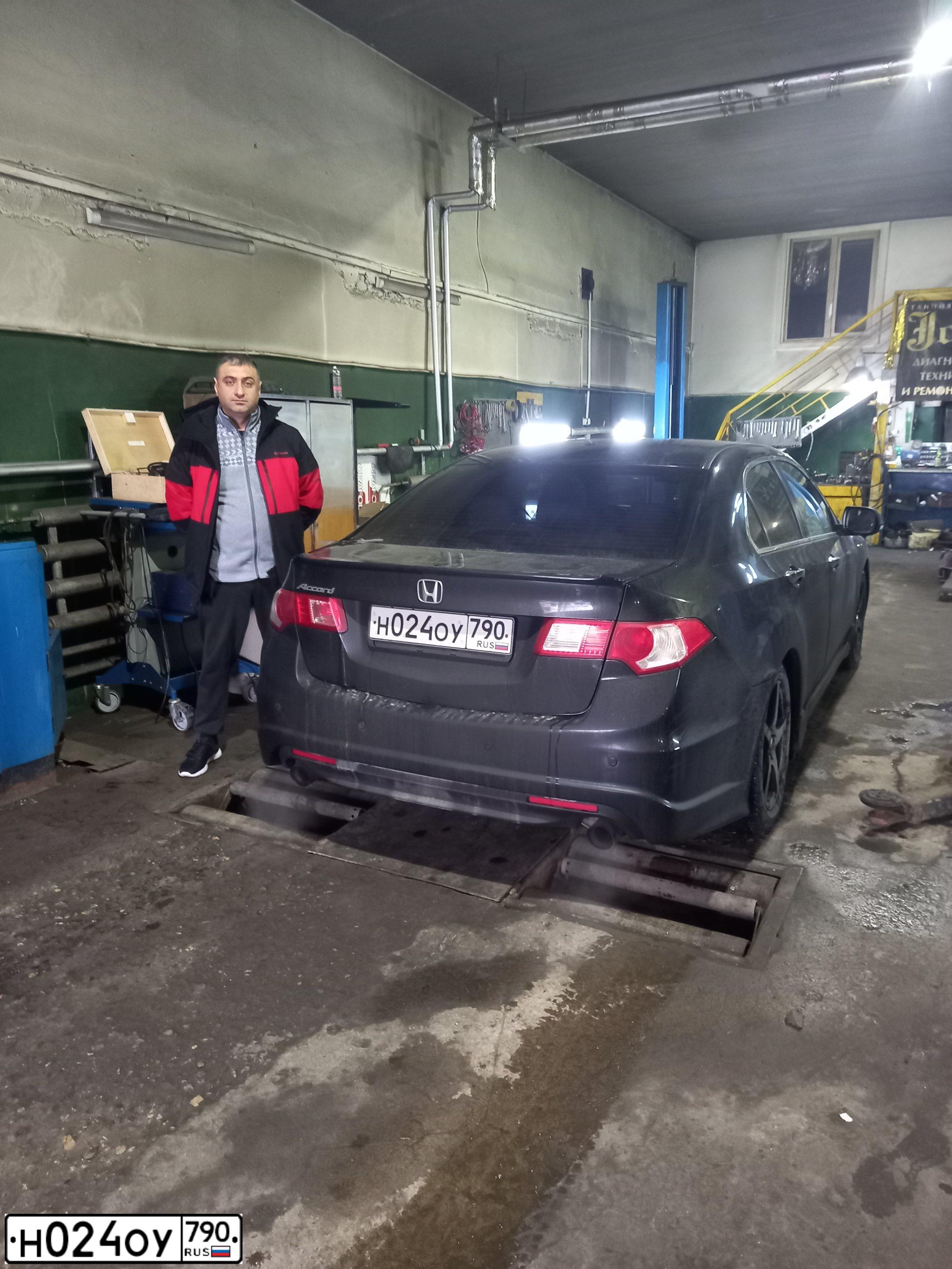 Фото автомобиля HONDA ACCORD, 2008 — госномер А383РУ190. Цвет: ЧЕРНЫЙ
