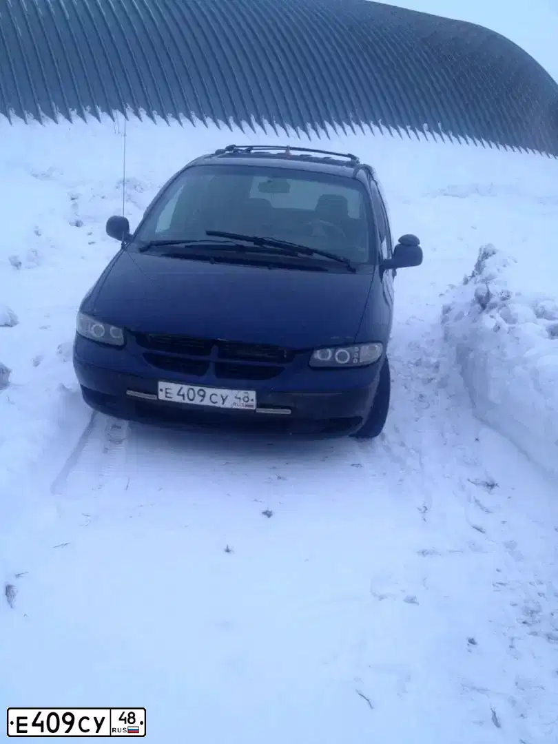 Фото автомобиля DODGE /GRAND/ CARAVAN, 2000 — госномер Е652ТХ62. Цвет: синий