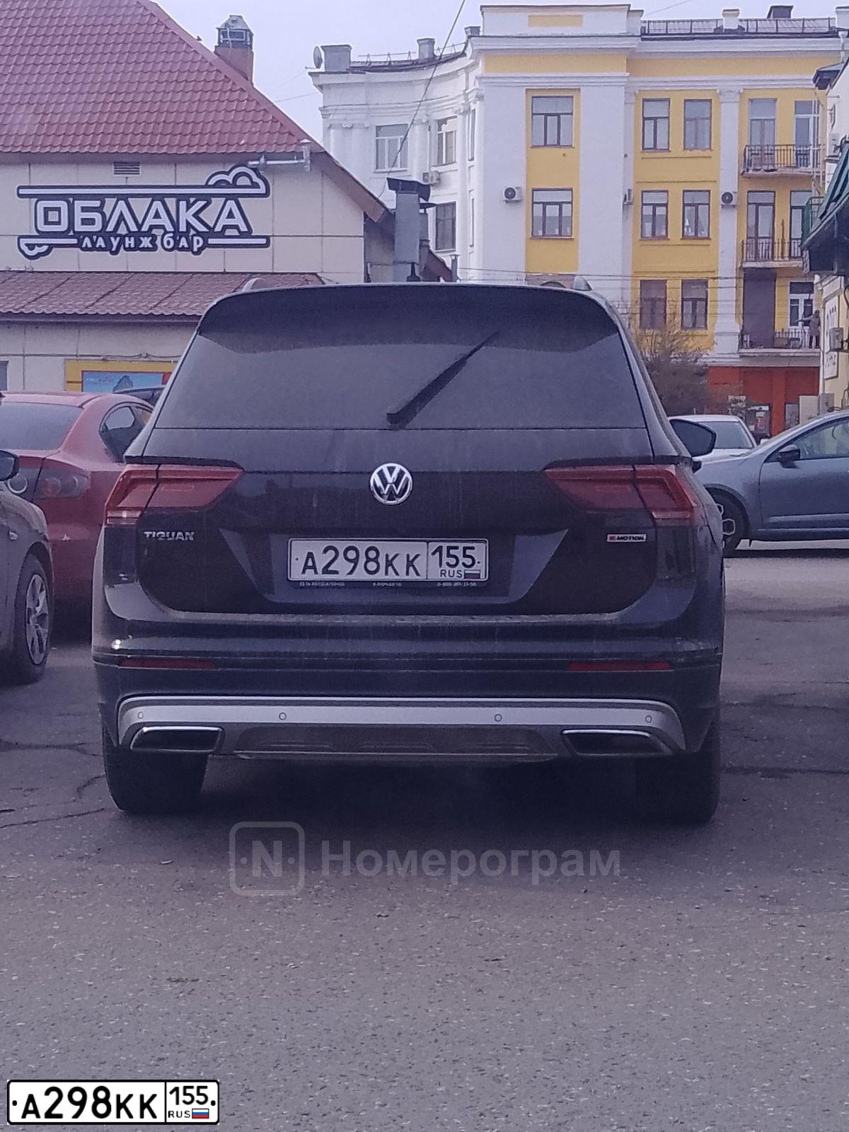 Фото автомобиля VOLKSWAGEN TIGUAN, 2018 — госномер А298КК155. Цвет: ЧЕРНЫЙ