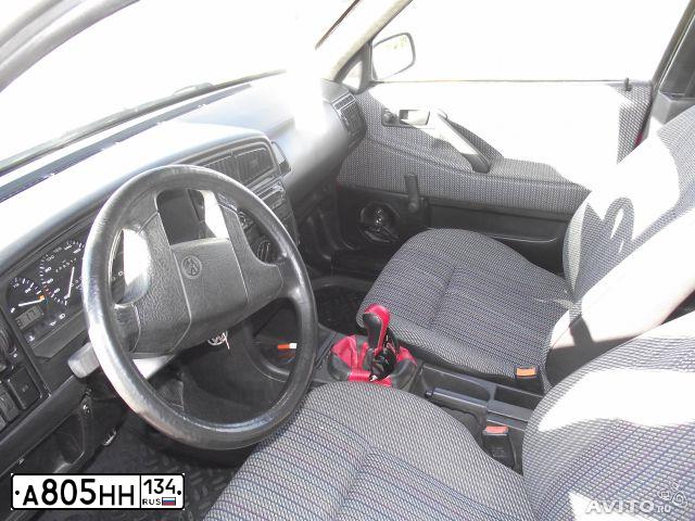 Фото автомобиля VOLKSWAGEN PASSAT, 1991 — госномер А805НН134. Цвет: Красный