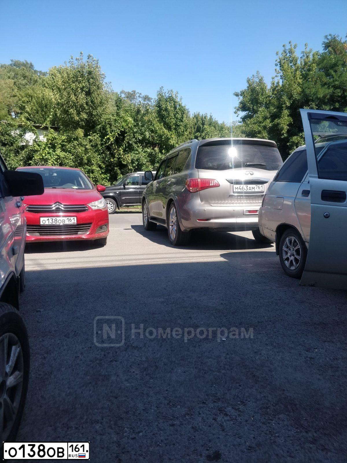 Фото автомобиля CITROEN C4, 2011 — госномер В040УС797. Цвет: Красный