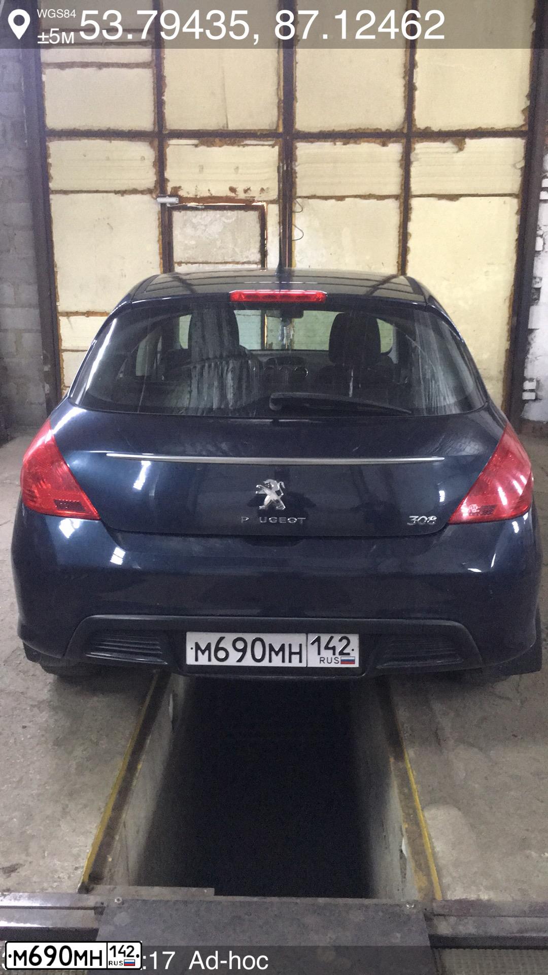 Фото автомобиля PEUGEOT 308, 2011 — госномер М690МН142. Цвет: Темно-синий