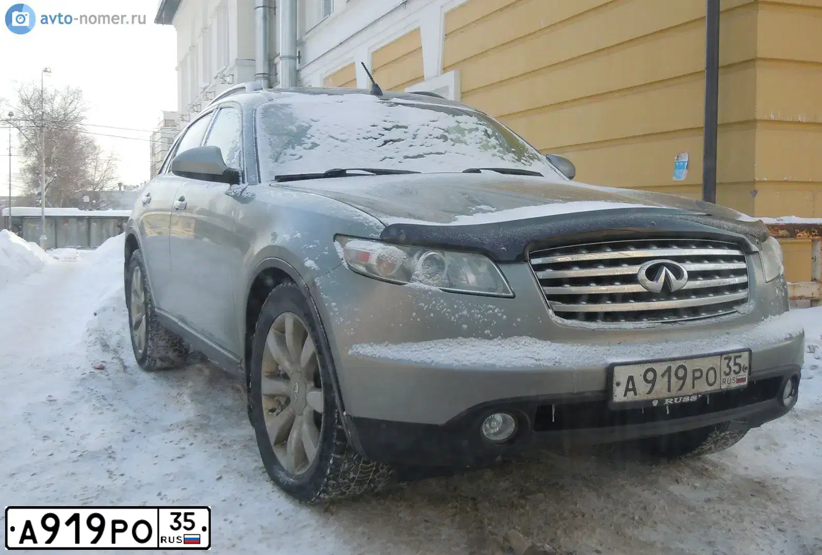 Фото автомобиля INFINITI QX70 /FX/, 2003 — госномер А407ТР51. Цвет: СЕРЫЙ