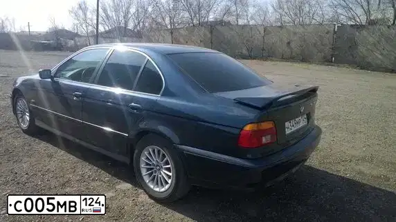 Фото автомобиля VOLKSWAGEN JETTA, 2013 — госномер С005МВ124. Цвет: Коричневый