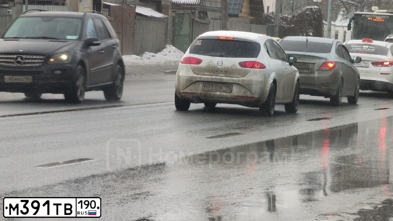 Фото автомобиля SEAT LEON, 2011 — госномер О808ОР32. Цвет: Белый