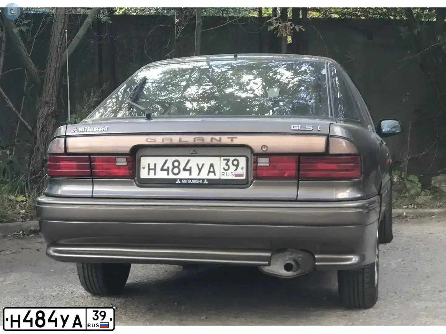 Фото автомобиля MITSUBISHI GALANT, 1992 — госномер Н484УА39. Цвет: Коричневый