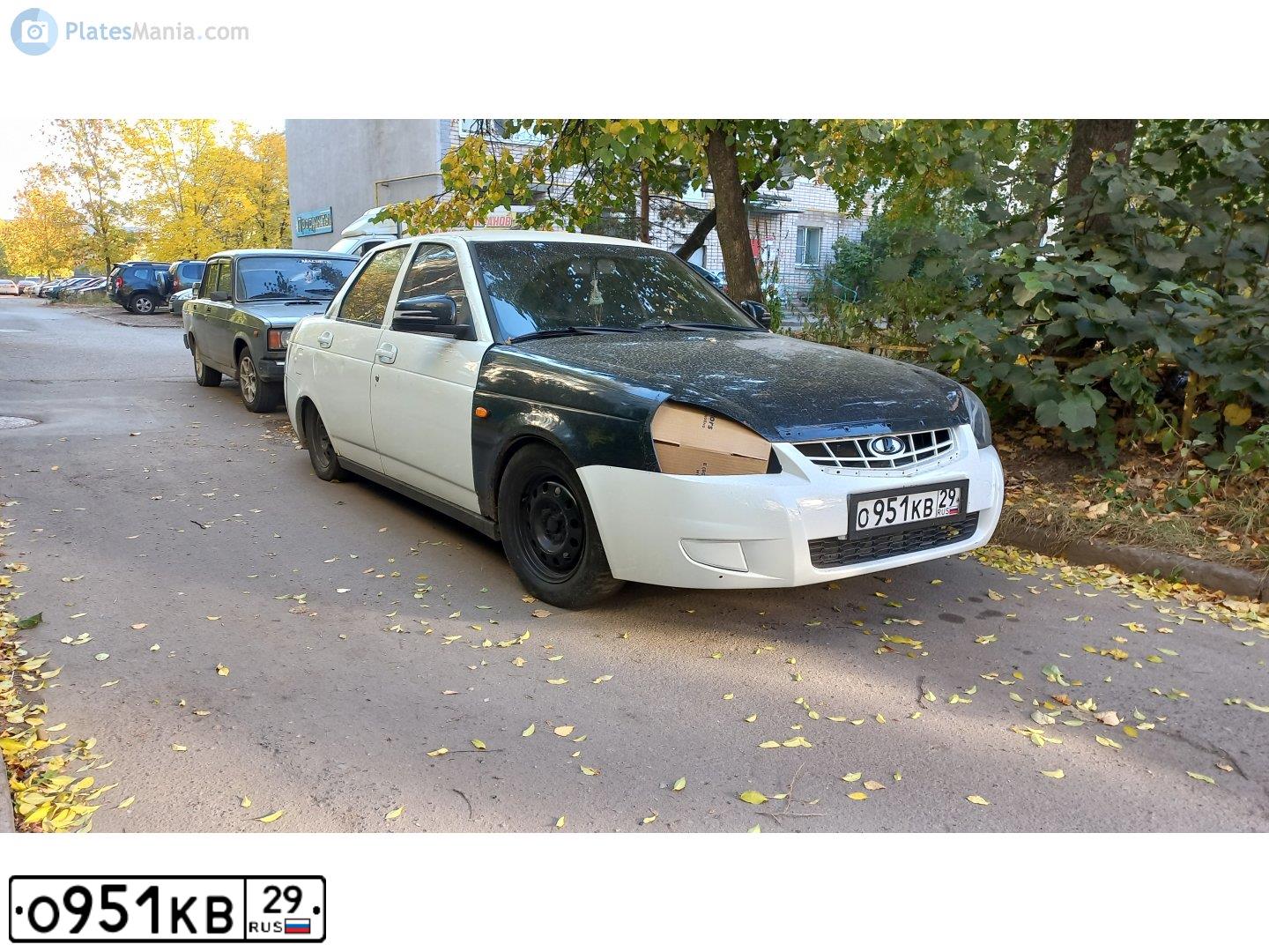 Фото автомобиля LADA 2170 PRIORA, 2010 — госномер О951КВ29. Цвет: Белый