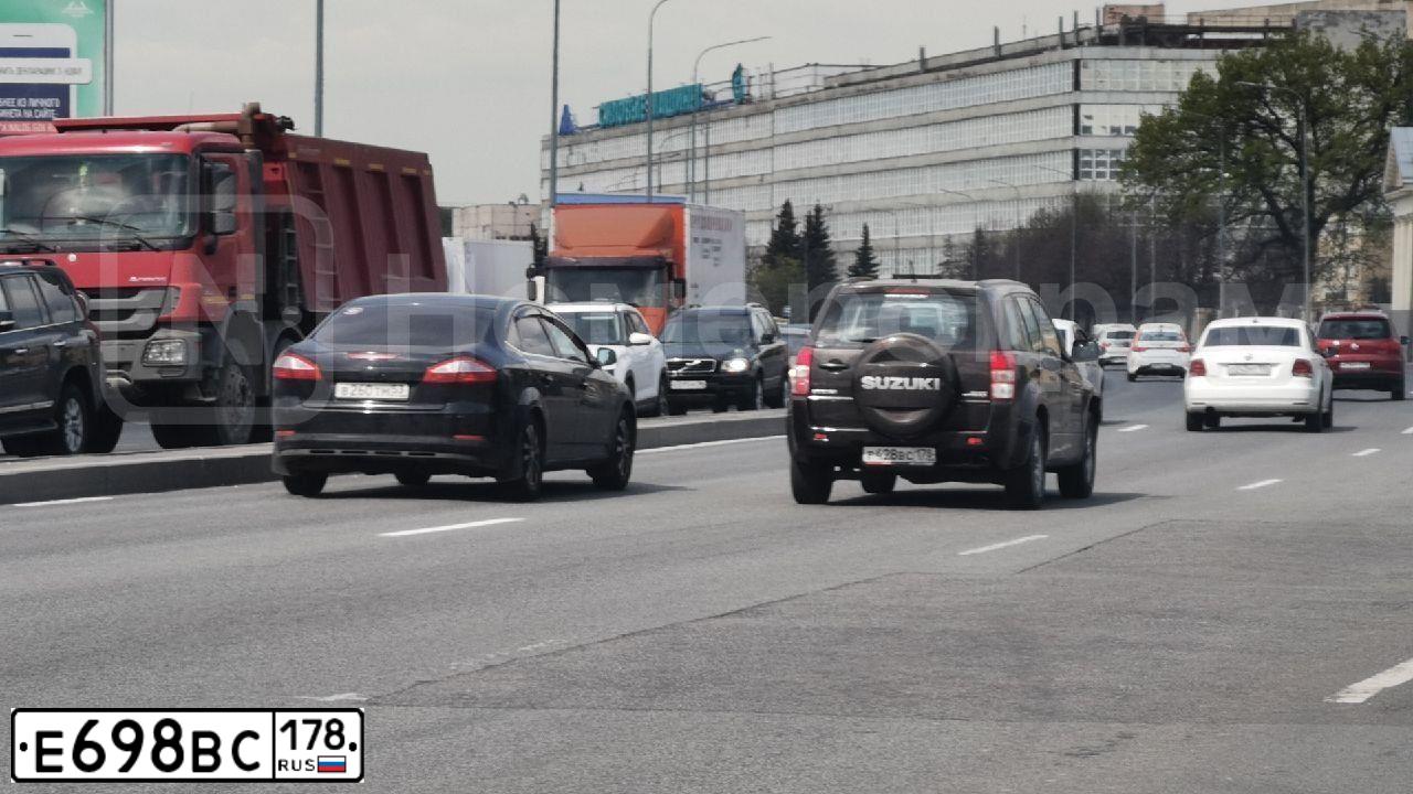 Фото автомобиля HYUNDAI SOLARIS, 2011 — госномер Е698ВС178. Цвет: ЧЕРНЫЙ МЕТАЛЛИК