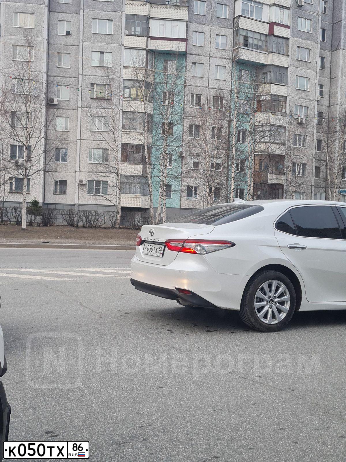Фото автомобиля KIA RIO, 2017 — госномер В103КР186. Цвет: ЧЕРНЫЙ