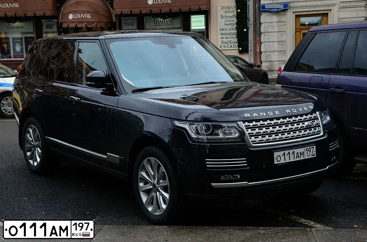 Фото автомобиля LANDROVER RANGE ROVER, 2013 — госномер О111АМ197. Цвет: ЧЕРНЫЙ