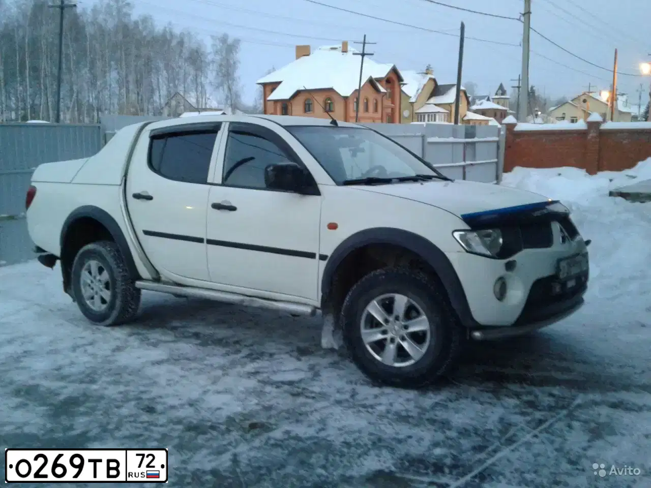 Фото автомобиля MITSUBISHI L200, 2007 — госномер С578ВК196. Цвет: Белый