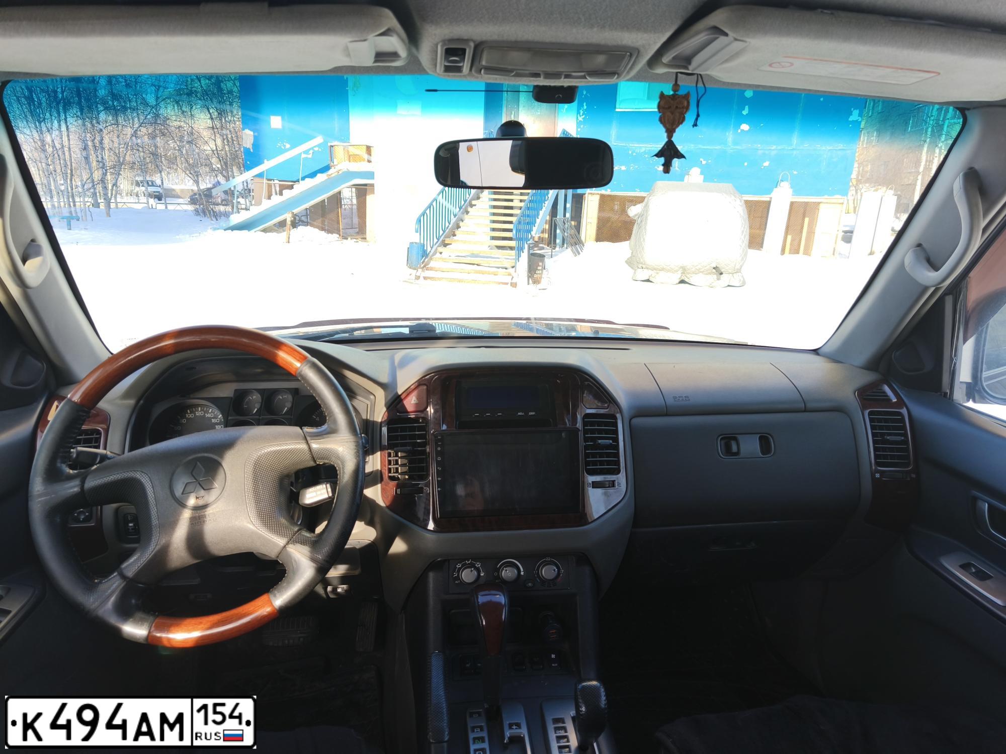 Фото автомобиля MITSUBISHI PAJERO, 2005 — госномер К494АМ154. Цвет: ЧЕРНЫЙ