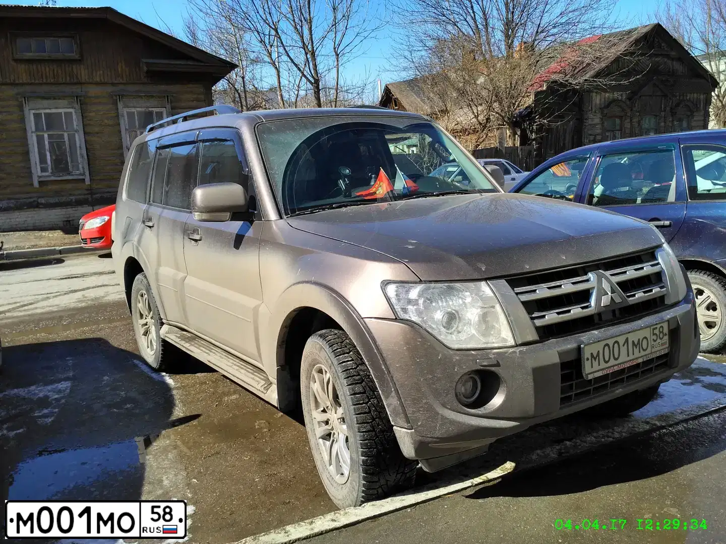 Фото автомобиля MITSUBISHI PAJERO, 2012 — госномер М001МО58