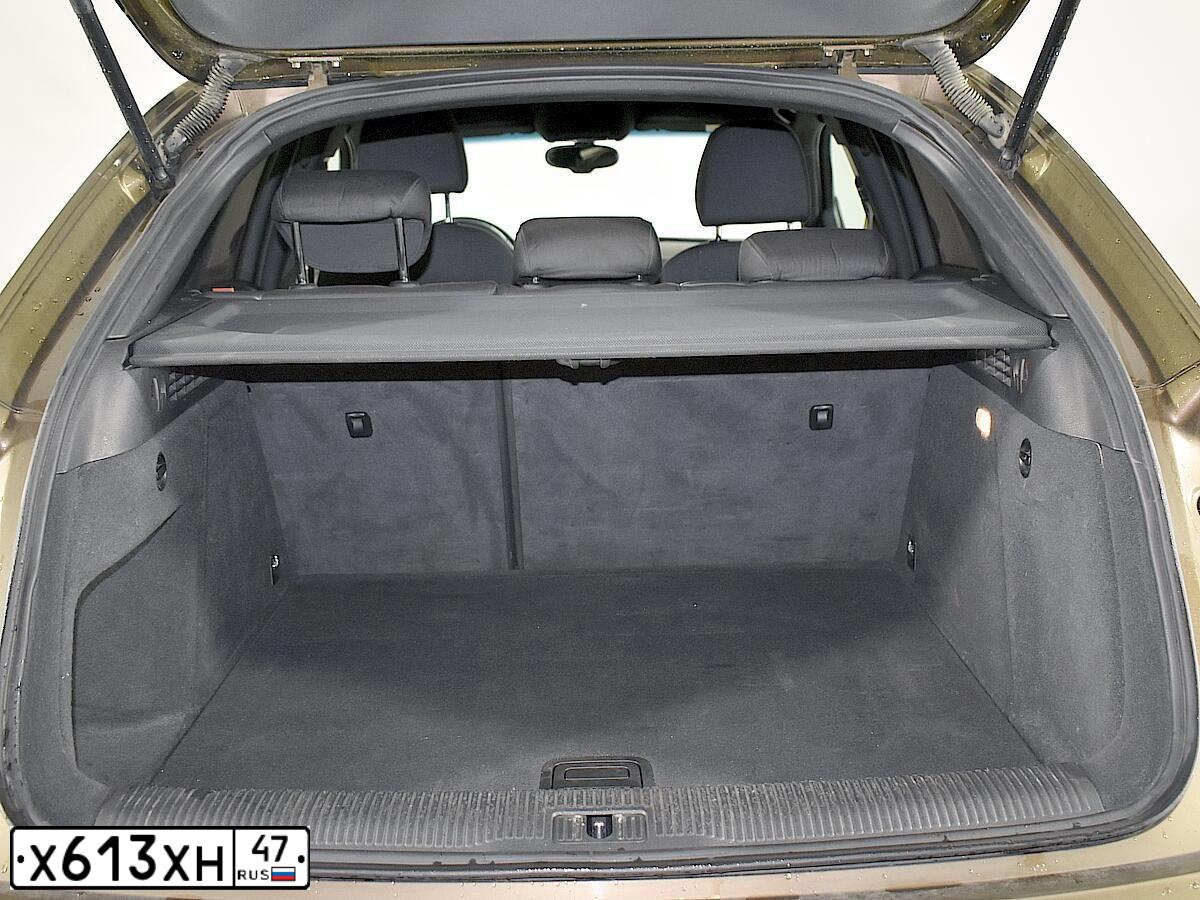 Фото автомобиля AUDI Q3, 2013 — госномер Х613ХН47. Цвет: Коричневый