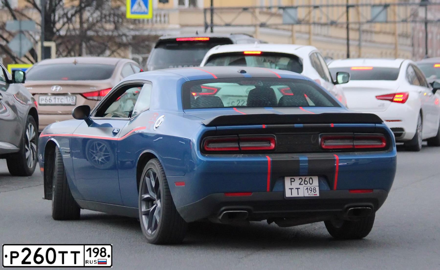 Фото автомобиля DODGE CHALLENGER, 2021 — госномер Р260ТТ198. Цвет: синий
