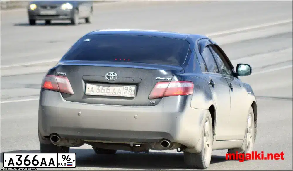 Фото автомобиля TOYOTA CAMRY, 2006 — госномер А042АА96. Цвет: ЧЕРНЫЙ