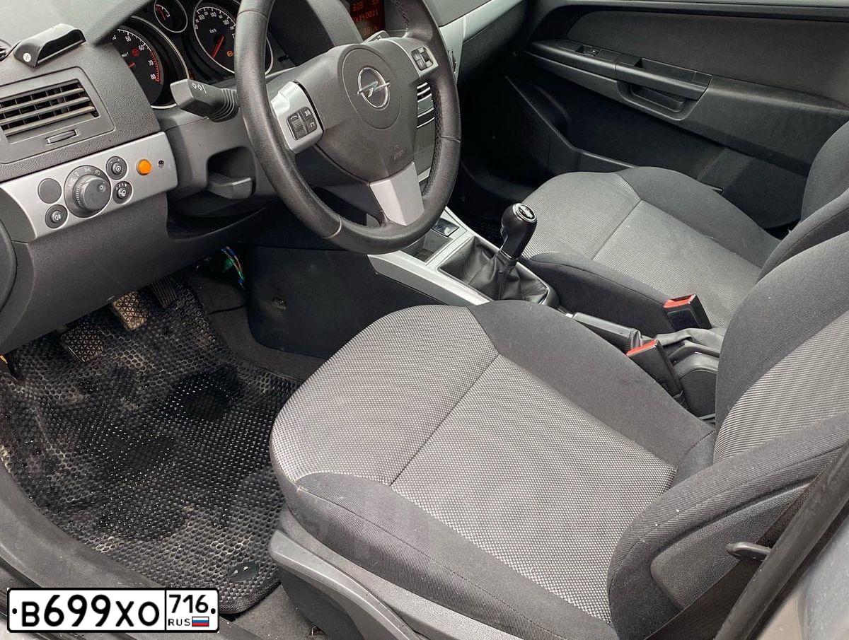 Фото автомобиля OPEL ASTRA, 2012 — госномер В699ХО716. Цвет: СЕРЕБРИСТЫЙ