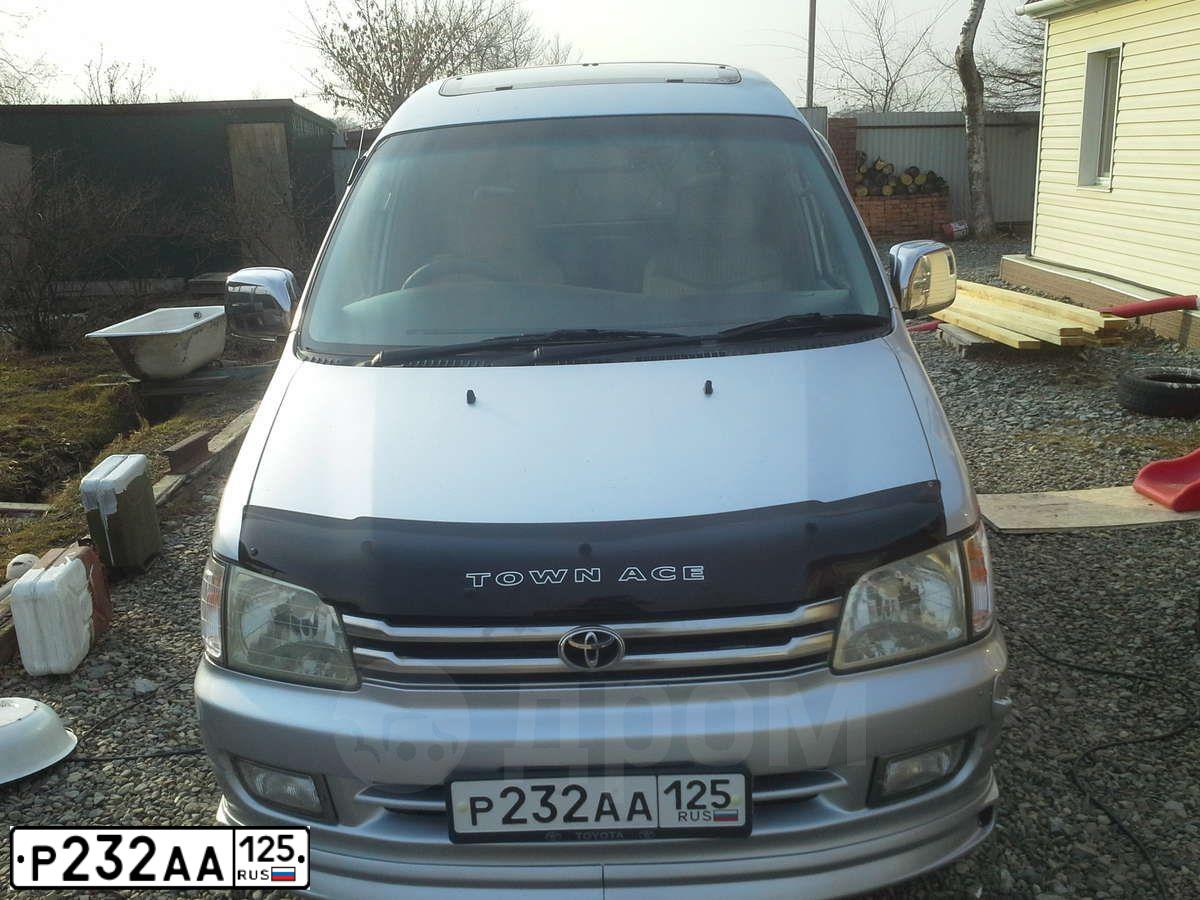 Фото автомобиля TOYOTA TOWN ACE, 1990 — госномер Р232АА125